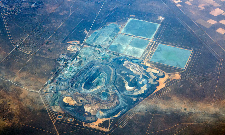 Алмазное добывающее производство в Ботсване. Фото GRID-Arendal (CC BY-NC-SA 2.0)